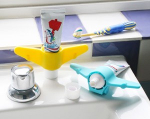 aeroplane-toothpaste-holder-1